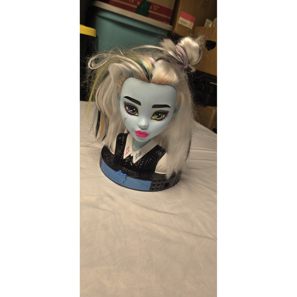 Monster High Frankie Stein Doll Fashion Head Hair Styling Head 11"